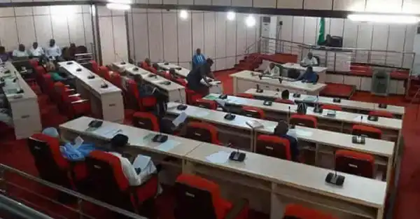 Thugs invade Benue Assembly, lawmakers oppose Ortom’s pension bill