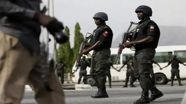 Drama As Police Arrest Two Lagos Traffic Robbery Suspects Disguising As Beggars
