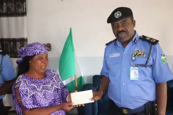 Niger CP issues cheques worth over N102 to 80 families of fallen police officers