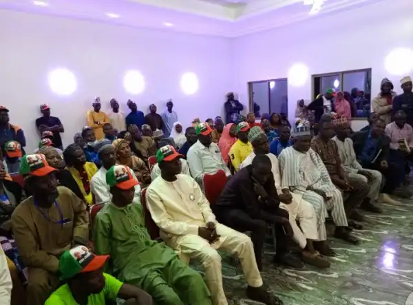 More Than 2,000 APC And PDP Members Decamp To LP In Borno (Photo)