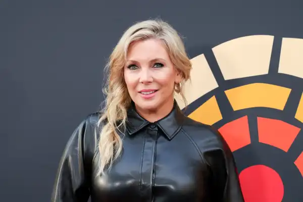 Weapons Cast: June Diane Raphael Joins Josh Brolin-Led Horror Thriller