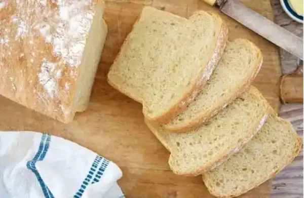 Man Narrates How His Bread Was Snatched In Lagos