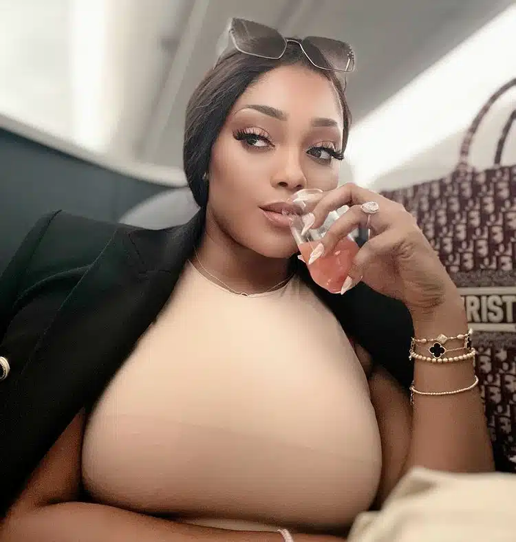 Peggy Ovire flaunts wedding ring amid rumor of crashed marriage