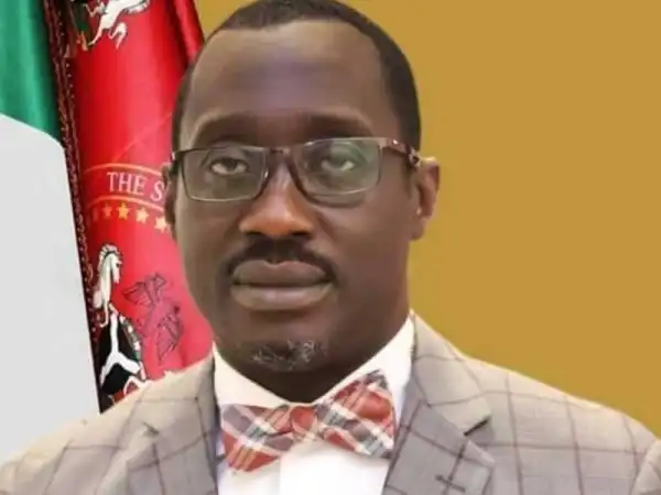 Senator Jarigbe of Cross River dumps PDP for APC