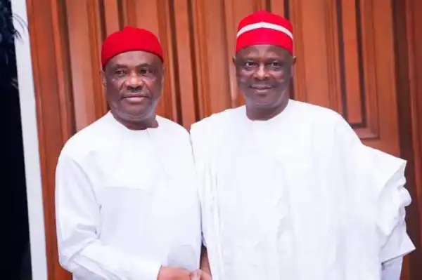 Wike Wears Symbolic ‘kwankwasiya’ Red Cap To Receive Kwankwaso In Rivers
