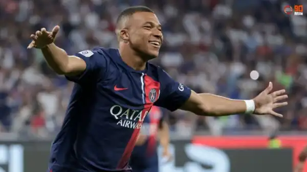 Kylian Mbappe agrees to contract concession in latest PSG talks