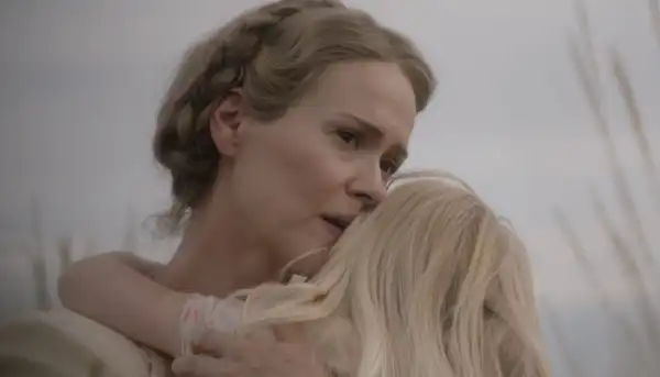 Hold Your Breath Trailer Previews Hulu Horror Movie Starring Sarah Paulson