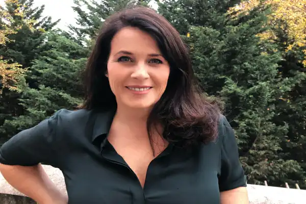 Net Worth Of Lisa Oz