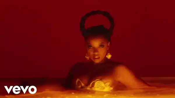 Chlöe - Treat Me (Video)