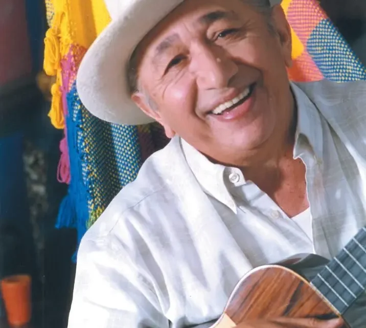 Biography & Career Of Simón Díaz