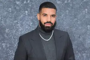 Drake spotted at Tems’ show in Toronto [VIDEO]