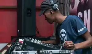 Soul Revolver & Muziqal Tone – Plug & Play