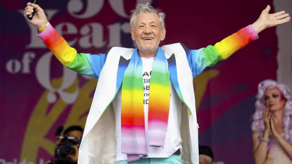 Biography & Net Worth Of Ian McKellen