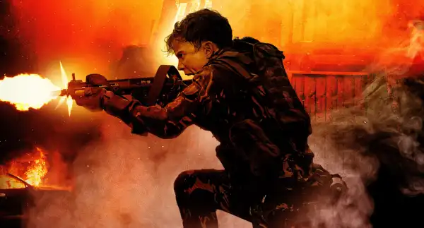 Arjo Atayde Protects Julia Montes Against a Death Squad in Topakk Trailer