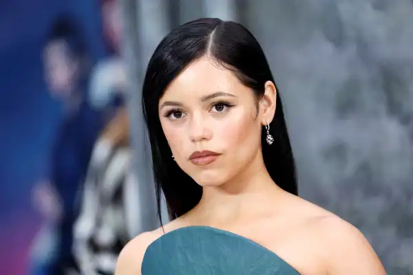 Jenna Ortega & Natalie Portman to Lead The Gallerist From Birds of Prey Director