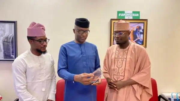 Laolu Akande Bags 2022 Special Recognition Award