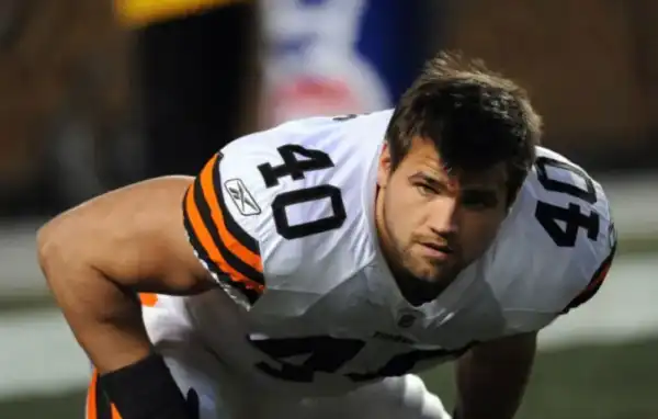 Biography & Net Worth Of Peyton Hillis