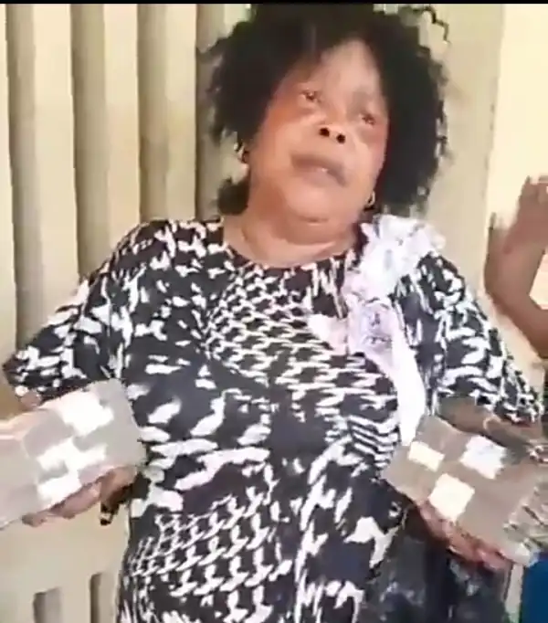 Women who specialize in buying and selling babies nabbed in Port Harcourt while negotiating the sale of a two-week-old baby (video)