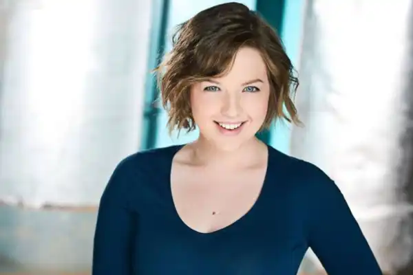 Biography & Net Worth Of Aislinn Paul