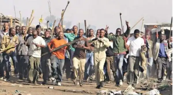 We Are Ready To Eradicate Insurgents, Bandits, Vigilantes Tell FG