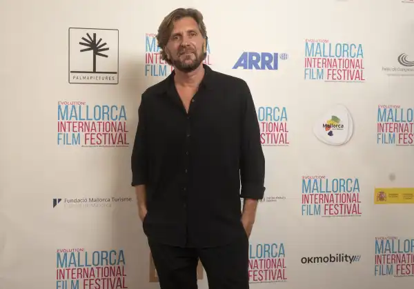 The Entertainment System Is Down Update: Ruben Östlund Talks Disaster Movie