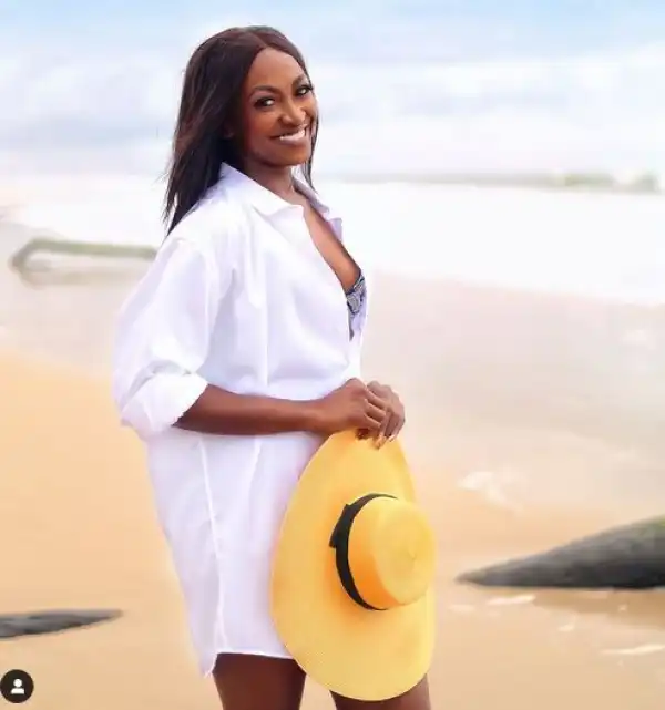 The Moment Kate Henshaw Confronted Police Officer Who Tried To Jump Queue At Fuel Station (Video)
