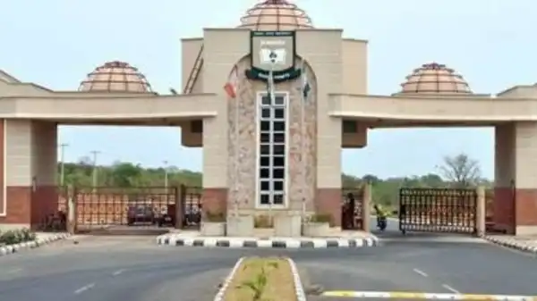 Kwara university students escape death in Ilorin bus fire