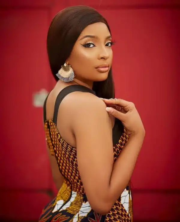 Biography & Net Worth Of Amanda Dara