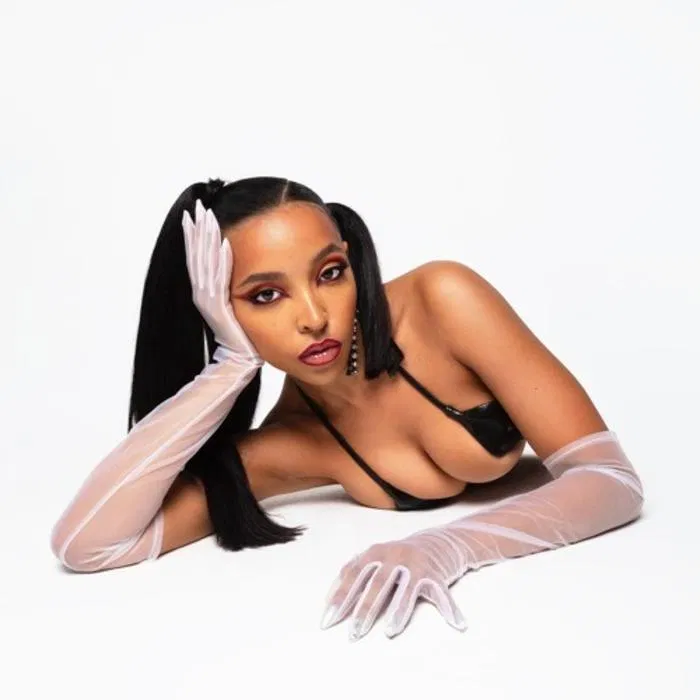 Tinashe – Hopscotch