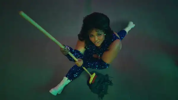 Lizzo - About Damn Time (Video)