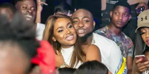 Davido’s second baby mama attacks Chioma as she calls her names (see screenshot)
