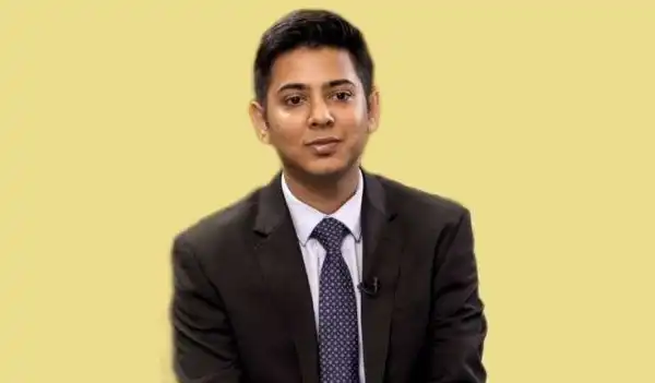 Age & Career Of IAS Akshat Jain