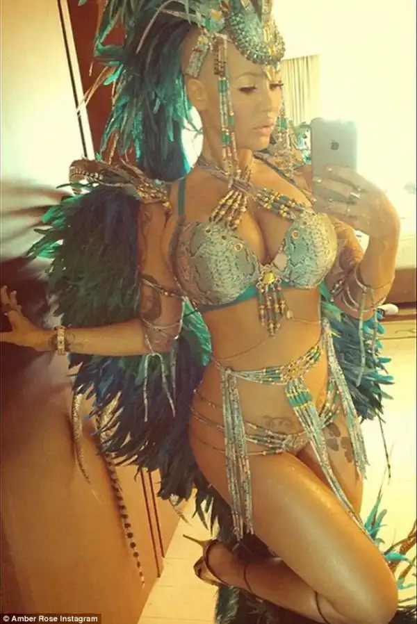 Amber Rose Turns Fan On With Lap Dance