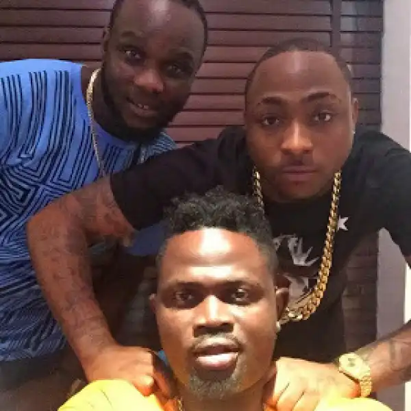Davido’s P.A Creates Scene In Bank After Fraudsters Withdrew N880k From His Account
