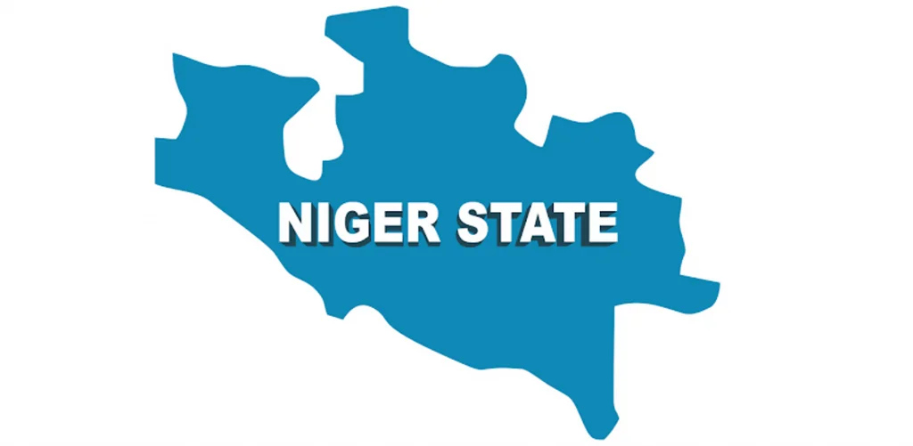 Suspected illegal miners raid Niger estate, cart away valuables