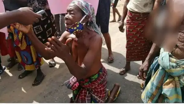 Ogoni women protest half-naked as they ask Governor Wike to release manager of demolished hotel who allegedly tested positive for Coronavirus (photos)