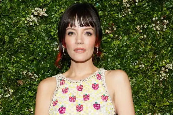 Singer Lily Allen returned adopted puppy after it ate her family’s passports