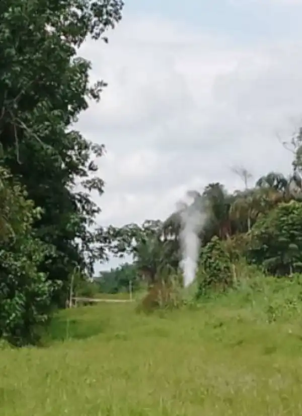 Tension As Suspected Vandals Blow Up Agip’s Gas Pipeline In Bayelsa Community (Video)