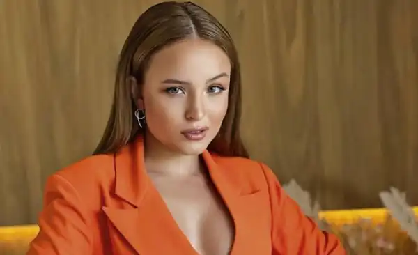 Biography & Net Worth Of Larissa Manoela