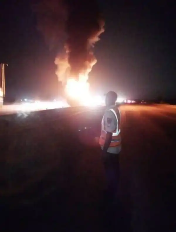 Tanker Explodes On Lagos-Ibadan Expressway