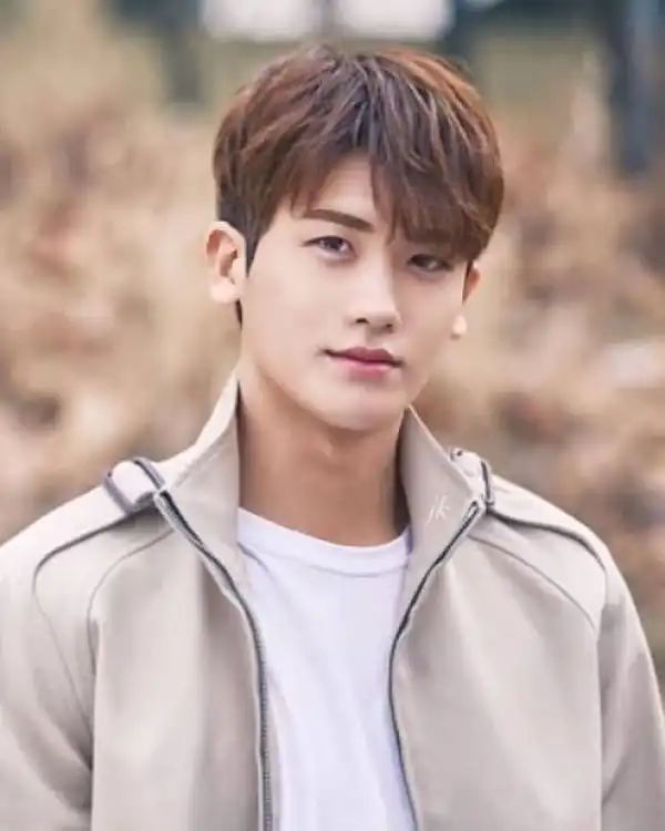 Biography & Career Of Park Hyung-Sik