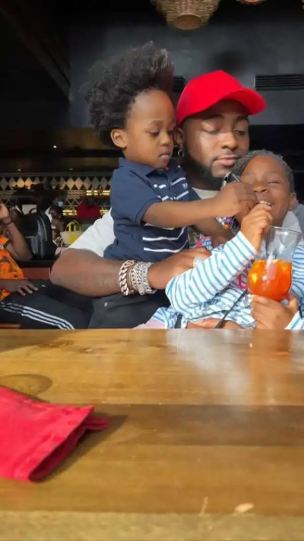 Davido Applauded As He Hangs Out With With Imade And Ifeanyi (Video)