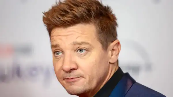 Biography & Career Of Jeremy Renner