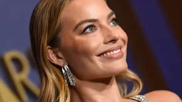 Margot Robbie Says She’d ‘Love’ to Star in One of Emerald Fennell’s Movies