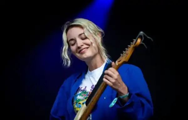 Age & Net Worth Of Emmanuelle Proulx