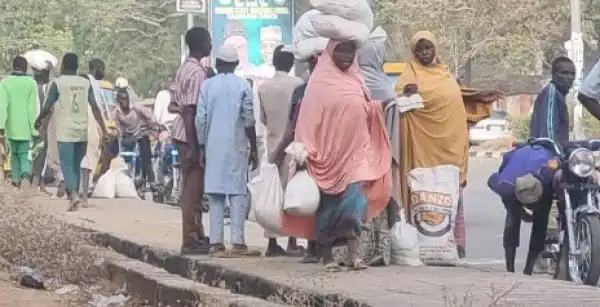 Bauchi residents get free foodstuff on election day