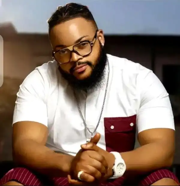 ₦700,000 New Naira Notes Sold For ₦1m At A Party — Whitemoney Reveals (Video)