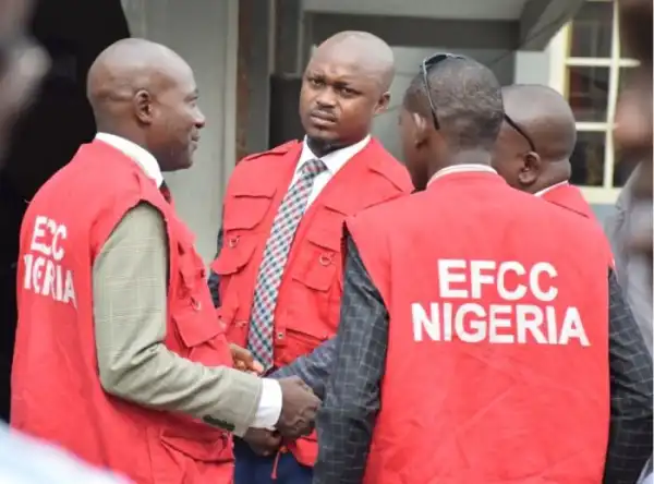 EFCC Returns $4040 To Brazilian Lady Scammed By Yahoo Boy