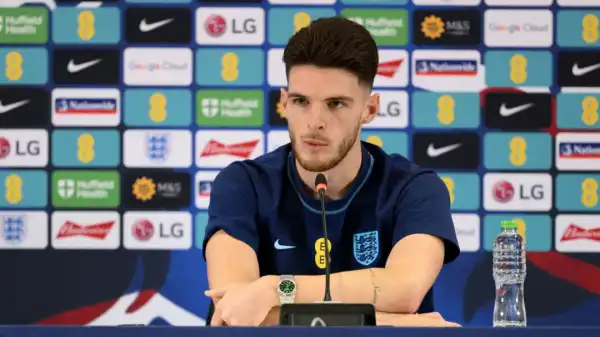 Declan Rice provides update on West Ham future