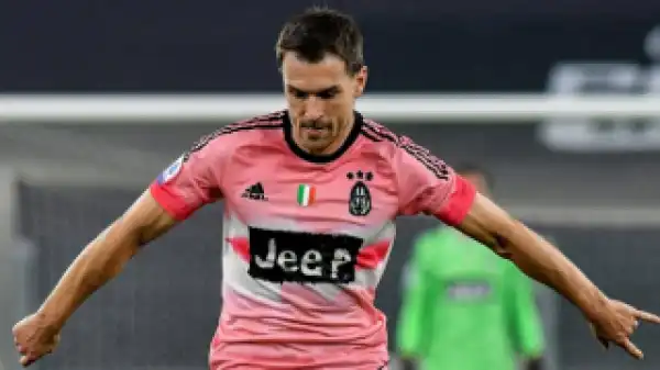 Juventus offer Ramsey to Barcelona during Pjanic talks